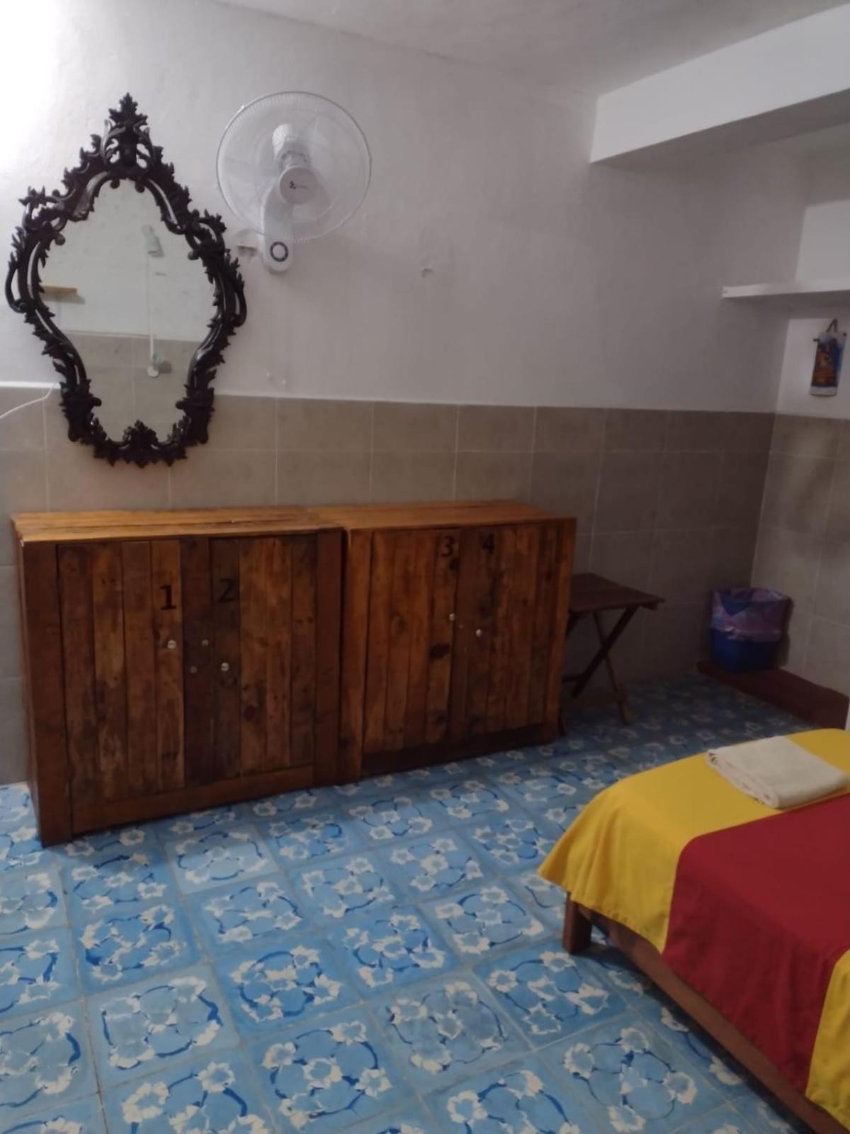 Hostal Las Cruces Valladolid  Eksteriør bilde