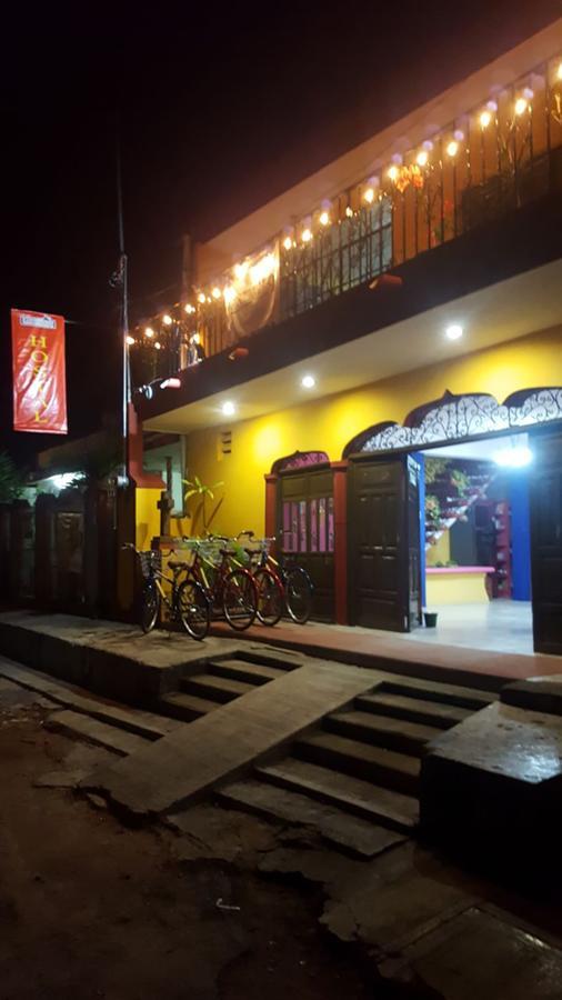 Hostal Las Cruces Valladolid  Eksteriør bilde